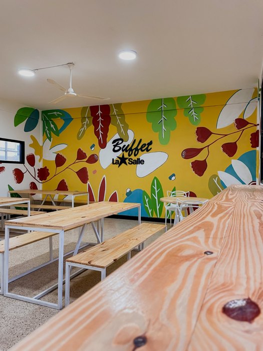 Buffet La Salle · El salón y su mural