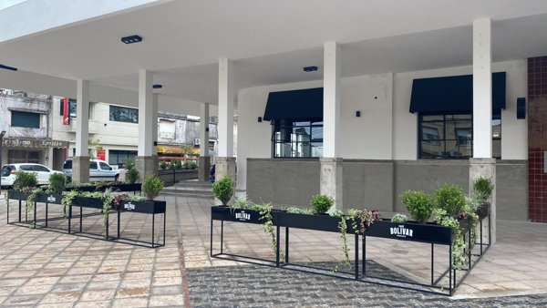 Café Bolívar · Terminal Vieja · Vista del patio